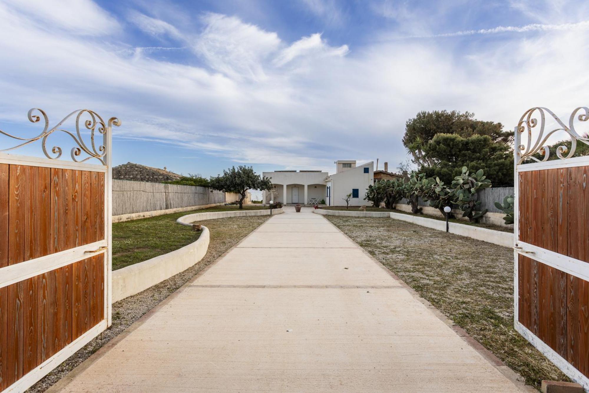 Villa Pisciotto - Isulatravel Шикли Экстерьер фото